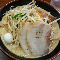 「【季節限定】豚骨味噌 らーめん（並）８８０円」@横浜家系ラーメン 藤家の写真