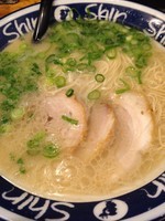 「ラーメン＋替玉」@博多らーめん ShinShin 天神本店の写真