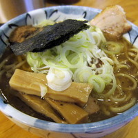 「らーめん 並盛 700円」@自家製麺 然の写真