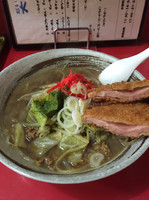 「ソースラーメンハムかつのせ」@中華料理 大輦の写真