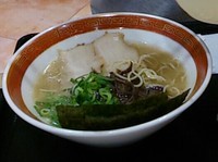 「白とんこつ」@豚丼・博多とんこつ ばりかた屋 アリオ川口店の写真