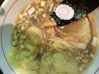 「ワンタンにぼしそば 980円」@おおぜき中華そば店の写真