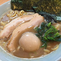 ラーメン半熟玉子付き720円