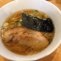 「淡麗琥珀そば 塩」@麺や 燦虎の写真