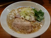 「背脂鶏白湯そば750円＋温玉(サービス)＋ビールetc」@まぜまぜムタヒロの写真
