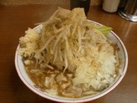 「ラーメン（ニンニク、魚粉、タマネギ）　７５０円」@らーめん おうか 松戸松飛台店の写真