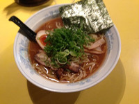 「とんこつ醤油」@らーめん研究所の写真