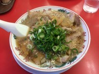 「特製醤油肉入りラーメン+焼きめし／￥850+500」@ラーメン魁力屋 武蔵村山店の写真