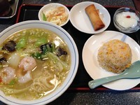 「海老そば（小）＋半チャーハン＋春巻」@中華料理 海華の写真