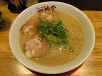 「ラーメン（麺固め・背脂普通）：750円」@らーめん 神田一力堂の写真