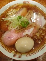 「中華そば(750円)+味玉(サービス)」@中華そば しば田の写真