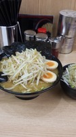 「もやしラーメン(大盛、油多め)+ねぎめし」@せい家 所沢店の写真