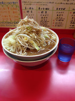 「大ラーメン ヤサイちょいマシニンニクアブラタマネギ」@麺屋 桐龍の写真