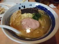 「塩そば700円＋餃子＋ウーロン杯その他いろいろ」@麺屋 鶏口の写真