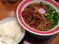 「肉そばハーフ＋ごはん」@肉そば むつき食堂の写真