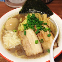 「煮干中華+味玉」@麺 酒 やまのの写真