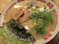 「豚骨ラーメン　「650円」」@豚骨バリカタ 新日本ラーメンの写真