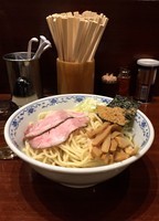 「まぜそば・大盛り」@煮干中華そば 鈴蘭 新宿店の写真