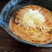 「ラーメン　800円　濃厚豚骨魚介白味噌（太麺）」@麺や 蒼 AOIの写真