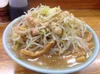 「ラーメン(麺200g)+ちょい増し+ヤサイ増し」@ラーメン そらの写真