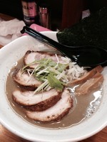「ラーメン ➕ チャーシュー増し」@いのうえの写真