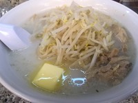 「塩500円＋バター50円＋大盛り100円」@九州ラーメン 桜島 京王店の写真