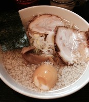 「味玉醤油（コッテリ￥850）＋サービス餃子」@宗家一条流 八代目直系 がんこラーメン 町屋店の写真