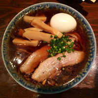 「熟成ラーメン680円＋メンマ100円」@古式ラーメン 鶴亀の写真