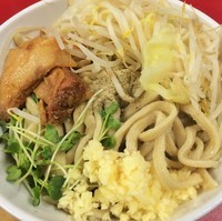 「煮干し油そばミニ750円ニンニク」@蓮爾 登戸店の写真