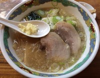 「ラーメン麺少なめニンニクちょっと 700円 ビール（アサヒス」@特麺コツ一丁ラーメンの写真