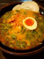 「赤らーめん 一辛」@博多らーめん 万々の写真