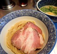 「白味噌つけ麺（期間・食数限定。麺170g）海老辛(910円）」@豚骨一燈の写真