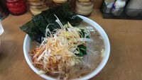 「ラーメン、大盛、ネギトッピング」@横浜ラーメン 町田家 新百合ヶ丘店の写真