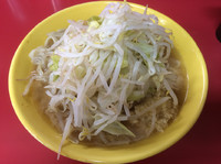 「小ラーメン 麺少なめ ヤサイニンニク」@ラーメン二郎 茨城守谷店の写真