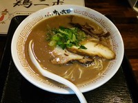 「豚骨ラーメン」@豚骨商店 ゆい六助の写真