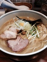 「ゆず香る白醤油ラーメン 大盛」@麺処 びぎ屋の写真