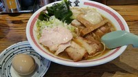 「ワンタンそば(850円)半熟味玉(100円)」@松戸中華そば 富田食堂の写真