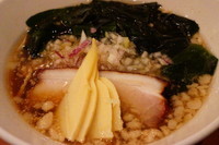 「醬油わかめらーめん（限定）＋めかぶごはん」@饗 くろ㐂の写真