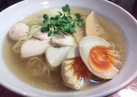 「鶏そば一番搾り（塩）+味玉」@中華そばつけそば 千思萬考の写真