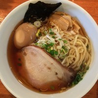 「あご煮干そば￥760円(味玉＋100円・大盛＋100円)」@麺や 虎ノ道の写真