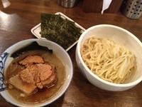 「つけ麺（中）＋ノリ＋チャー、820円（同額）＋50円＋年パス」@麺処 井の庄の写真