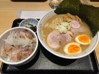 「特製中華そば大+チャーシューご飯／￥1,100+330」@中華そば 勝本の写真