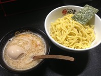 「つけめん【丸鶏】（中盛）＋味付け半熟玉子、800円＋100円」@らーめん三獣使の写真