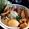 らぁ麺(中盛)７７０円+煮干５０円+特製トッピング３００円