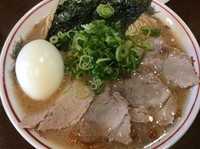 「Web限定 らーめん 中 味濃いめ＋麺硬め」@豚骨発祥久留米ラーメン くるめや 浅草店の写真