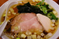 「十三浜ワカメの濃い口煮干しそば（限定・醬油バージョン）」@福の神食堂の写真