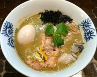 「【限定】濃厚牡蠣蕎麦（ｶﾞｰﾘｯｸﾊﾞﾀｰﾗｲｽ付）950円」@特級鶏蕎麦 龍介の写真