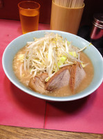 「小ラーメン 麺カタ ニンニク少し」@ラーメン二郎 歌舞伎町店の写真