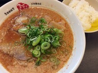 「ラーメン大盛 麺硬め＋辛いの多目＋ライス普通」@京都銀閣寺 ますたにラーメン 日本橋本店の写真