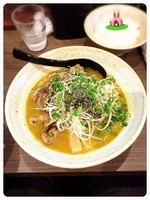 「黒胡椒そば カレー味」@らーめん功喜の写真